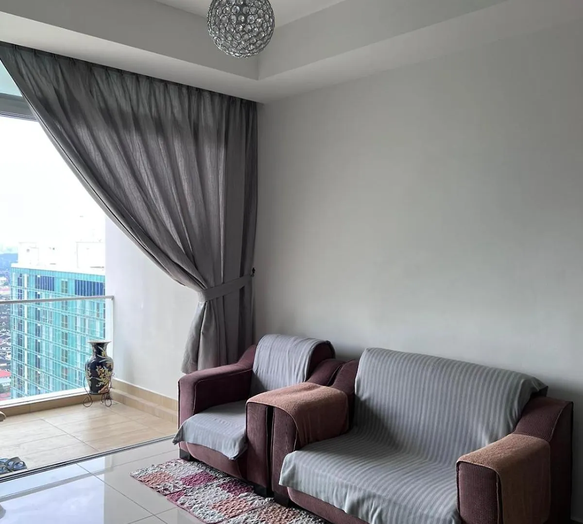Holiday Home In Ksl , 2 Bdrm 2 Bthrm Wifi 4 Pax Johor Bahru